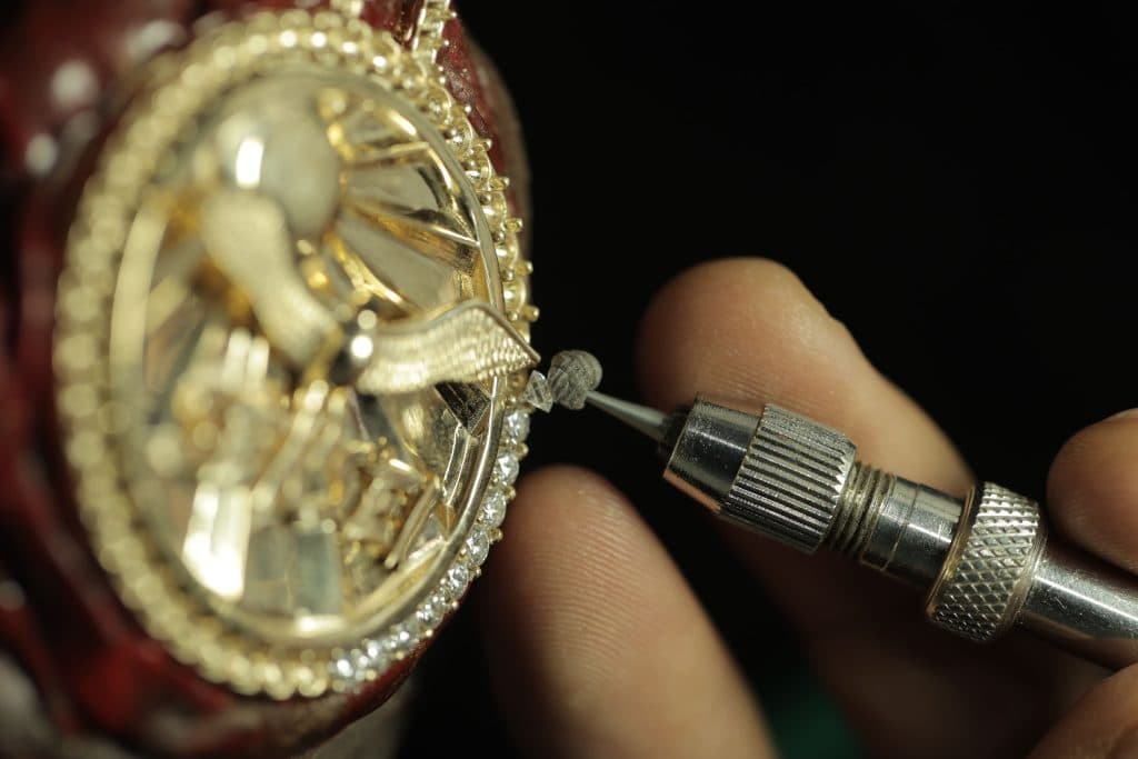 Loose diamond photographed in the XLVIII & Co atelier